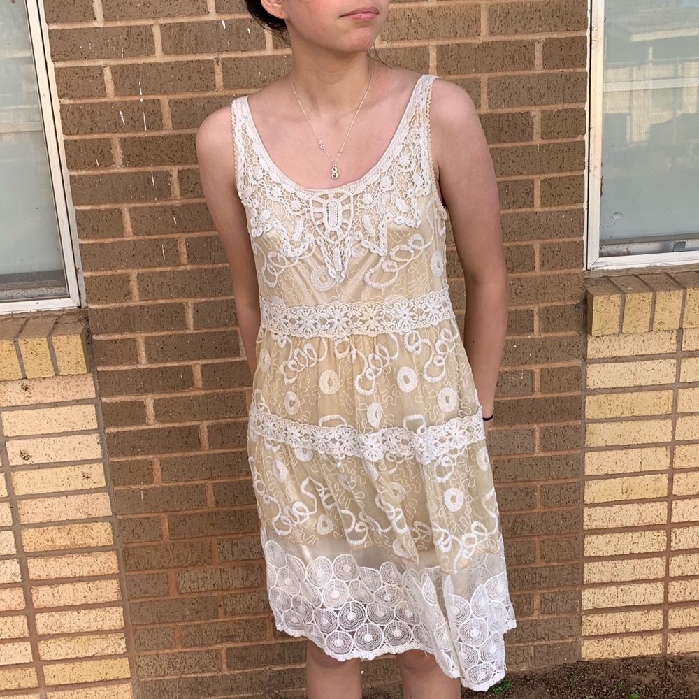 🦙 Cream Lace Dress